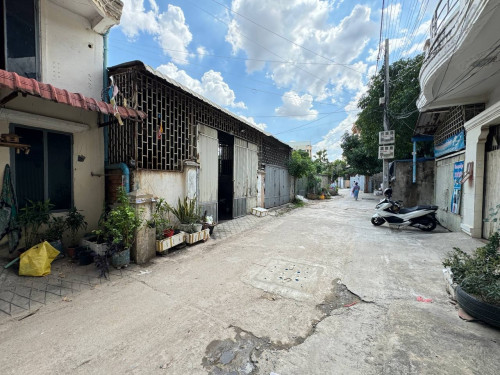 ๐ House Available for Urgent Sale at a Special Price (Negotiable).