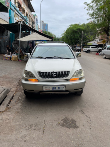 LEXUS RX300 ឆ្នាំ2002 ឡានស្អាត ធានាជូនឯកសារគ្រប់100% កាត់ឈ្មោះបាន