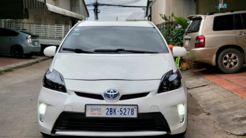 Prius 2010  ឡើង 2012  ស្លាកលេខម្ចាស់ដើម