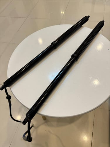 បូមទប់ទ្វារក្រោយឡាន Lexus Rx 2016-2021 (ស្រ៊ីន)