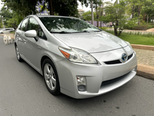 Hi Dear. I Sell Toyota Pruis 2010 Color Silver Option 2 New Tax Paper 