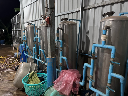 ម៉ាសុីនទឹកសុទ្ធ ដបតូច ដបធំ