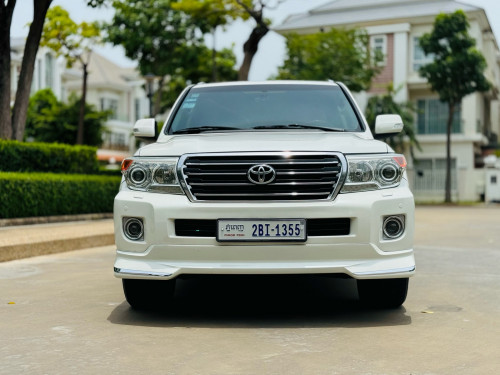 Land Cruiser 2013 Full option ដំបូលបើកទូទឹកក