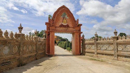 លក់បន្ទាន់ ដីខាងជើង200មពី វត្តអង្គពោធី