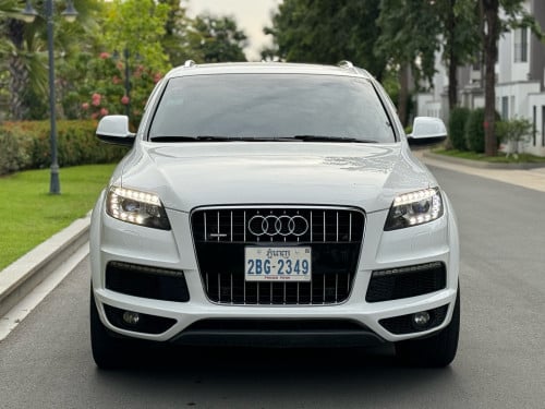 AUDI Q7 S-Line full option