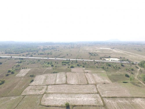 ដីលក់តម្លៃក្រោមទីផ្សាលើផ្លូវ 51