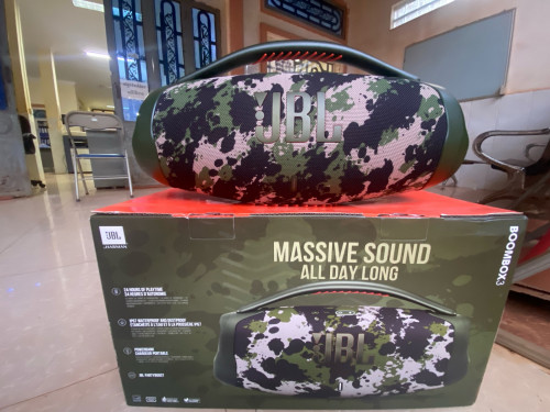 កូនប៉ាសJBL BoomBox3