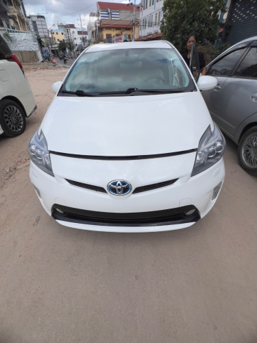 Prius 013 Opt 5 ក្នុងលឿង កៅអីចុច