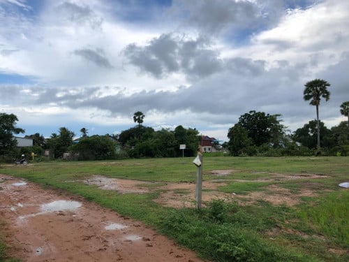 ដីលក់