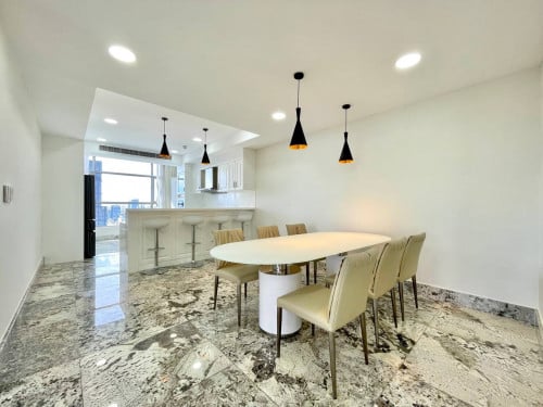 2bedroom for rent nearรon 1