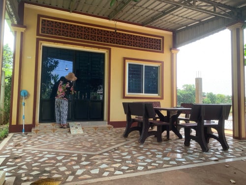 ផ្ទះលក់ក្រោមទីផ្សារ30%នៅខាងត្បូងផ្សារក្រោមសង្កាត់ស្វាយដង្គំក្រុងសៀមរាប