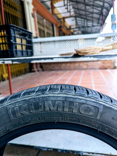 លក់កងឡានមួយតឹកម៉ាក Kumho រង្វង់ 15 មាន៤គ្រាប់