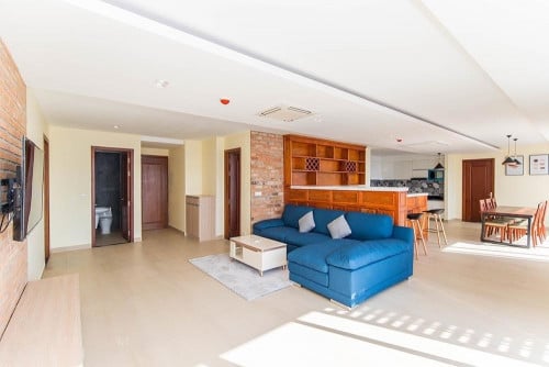 Serviced apartment 3 bedrooms with gym and pool for rent BKK1