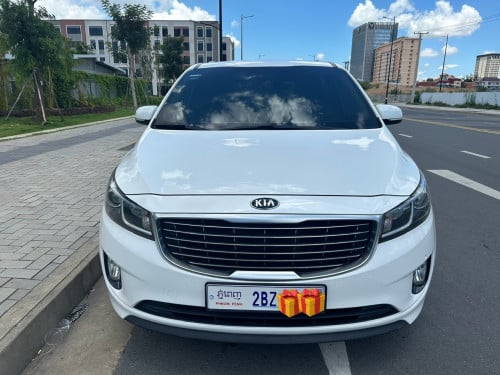 Kia Carnival 2018 for Rental (11 seats) 汽车出租
