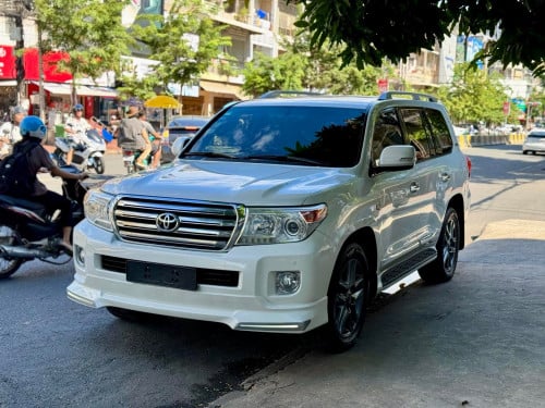 ឡានលក់ Land Cruisers 2011 V6 សាំង