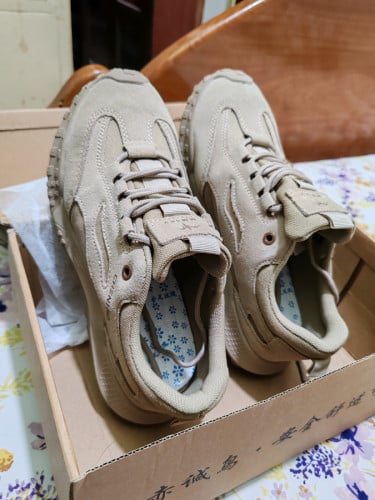 ស្បែកជើងដើរព្រៃបោះតង់ Safety Shoes