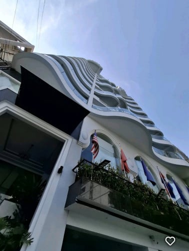 Hotel For Sale : 64 Room (Daun Penh, Near Riverside)