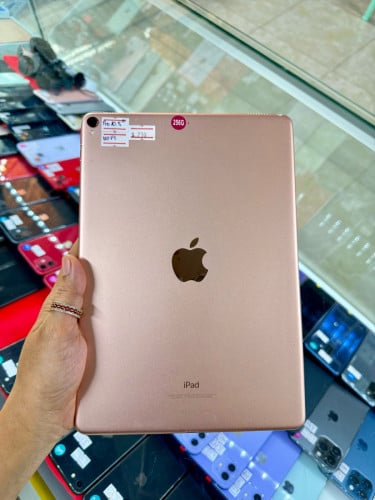 iPad Pro 10.5” 2017 256G ប្រេី​ Wi-Fi ឡេីងស្ព័រ​មួយទឹក​អាមេរិក