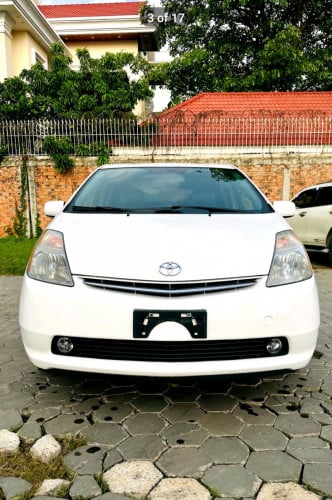 Prius 09 full ក្រដាស់ពន្ធ