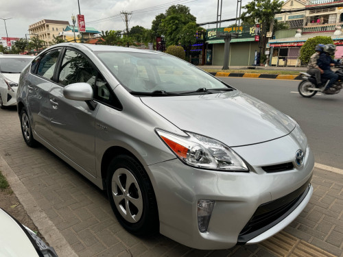 Prius 2012 option 3 ឃ្មុំហ្សីន