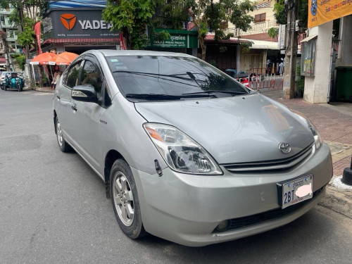 Prius full options ស្អាតណាស់ លក់បន្ទាន់