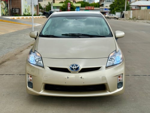 TOYOTA PRIUS 2010 OPTION 4 Solar ពណ៍មាស