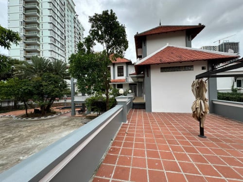 ផ្ទះវីឡាកែងសម្រាប់ជួលសង្កាត់ទន្លេបាសាក់ ខណ្ឌចំការមន - Corner Villa For Rent​ Chamkamorn