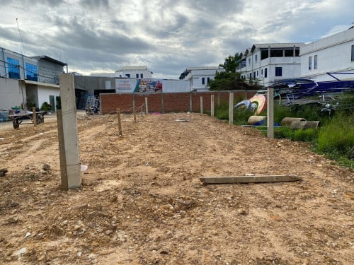 ដីលក់ 5 x 20 ផ្លូវ ១៦ម៉ែត្រ ជិតចំការដូង