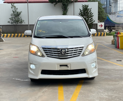 TOYOTA ALPHARD ឆ្នាំ2011ទ្វារអូតូ3មានDVD តម្លៃទន់ៗ បើកសាងជូនបងៗយកលក់បន្តរ