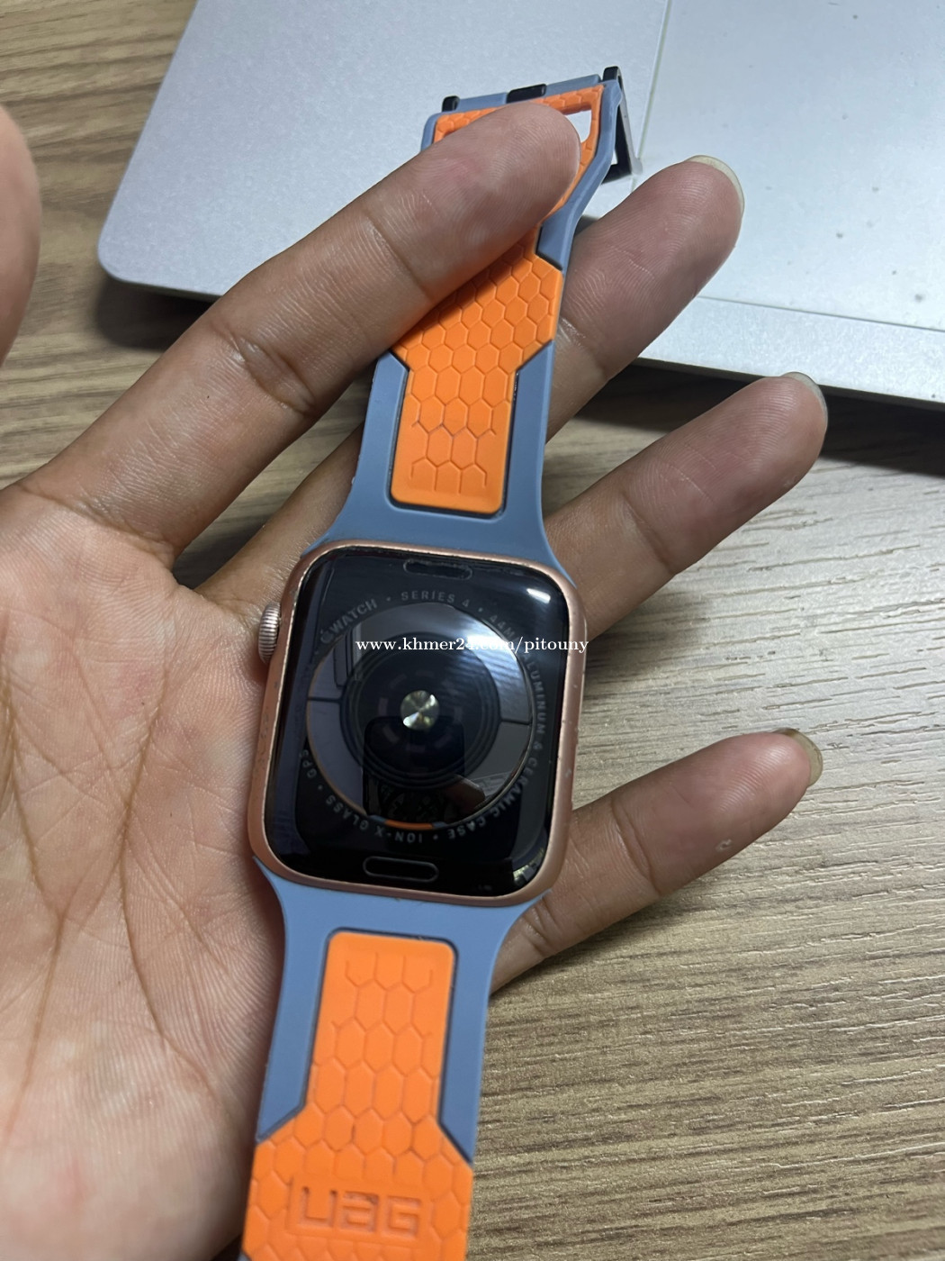 Re sale Apple Watch Series 4 Price 135.00 in Phsar Depou Pir Cambodia pitou ny Khmer24