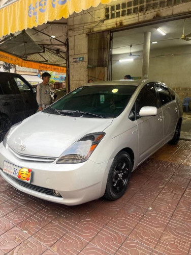 Toyota Prius 2007 Half Full