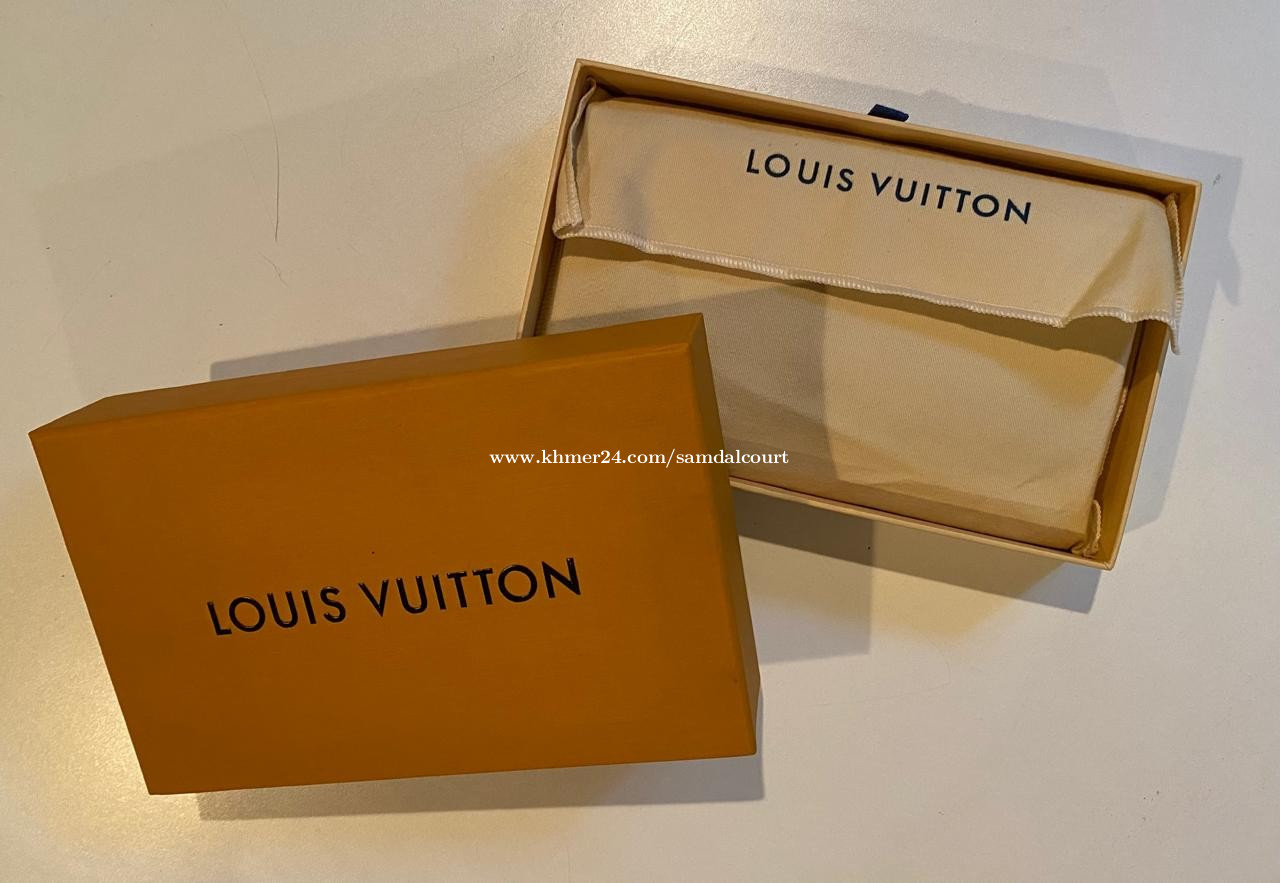 Louis Vuitton Black Empreinte Sarah Wallet BRAND NEW! Price 625.00