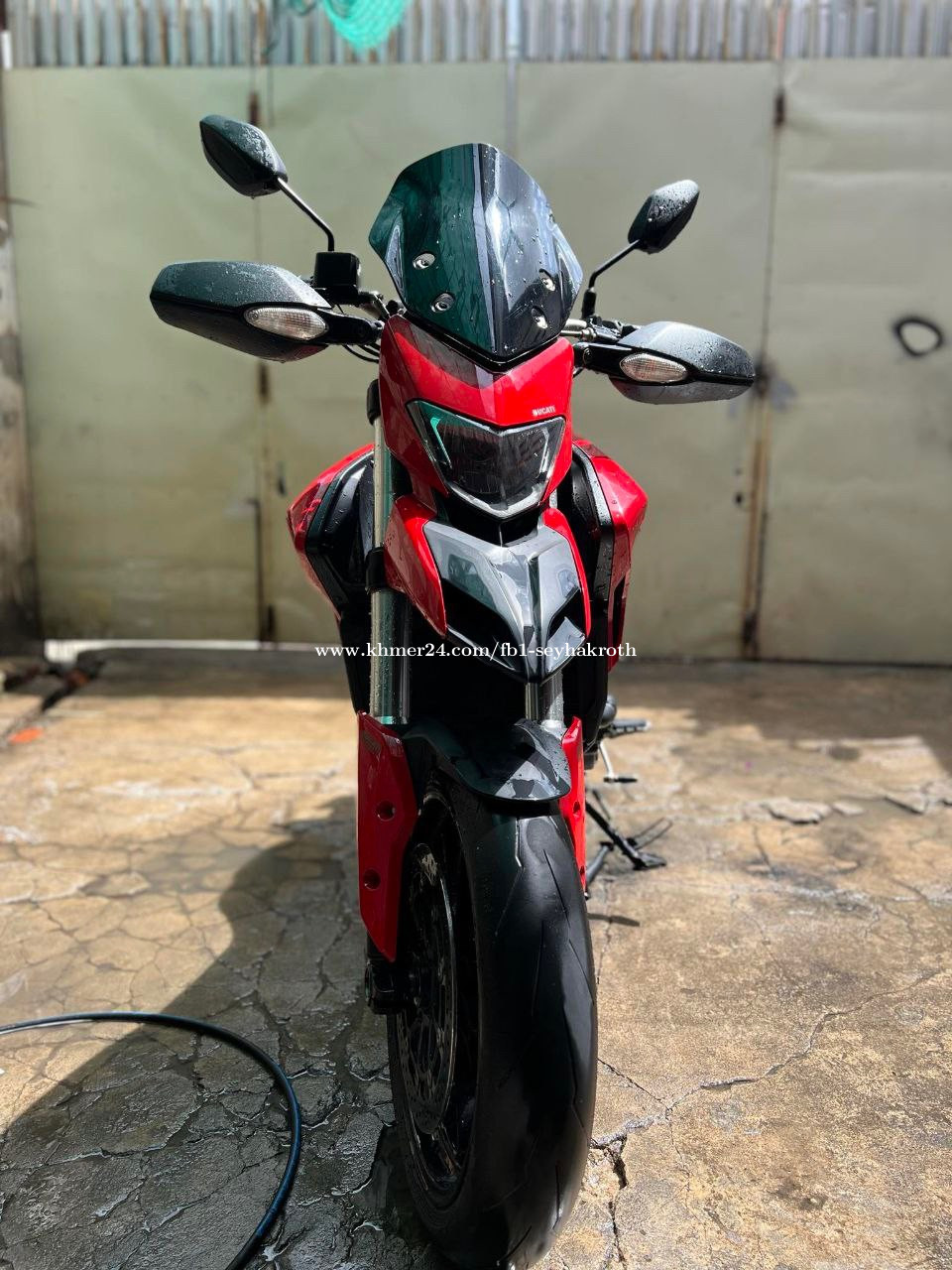 Ducati Hyperstrada 821 Price 4500.00 in Chak Angrae Kraom, Cambodia