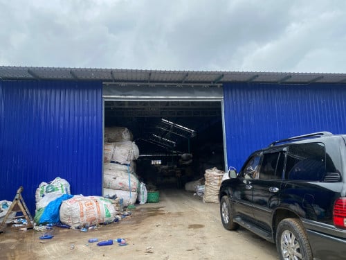 ឃ្លាំងលក់បន្ទាន់ មានចំណូលស្រាប់