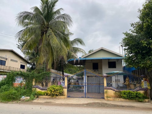 ផ្ទះលក់នៅជិតរង្វង់មូលព្រះនរាយណ៍(ដៃ៨)