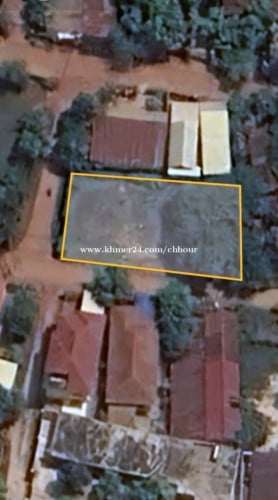 Corner land for urgent sale