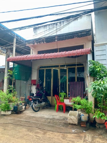 ផ្ទះអាជីវកម្មលក់ប្រញាប់ មុខផ្សារឈូកមាស