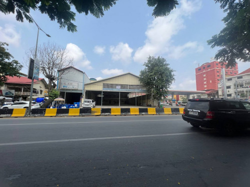 Warehouse for rent on Mao Tse Toung Blvd
