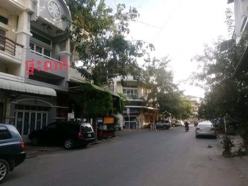 ផ្ទះលក់ ម្ដុំផ្សារសុវណ្ណា