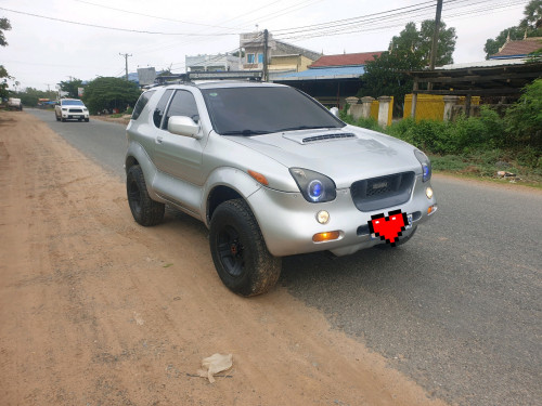 លក់ប្រញាប់លុយ លក់ ឡានស្ព័រ Isuzu VehiCROSs 1999ចង្កូតឆ្វេងស្រុីន ពណ័ទឹកប្រាក់ អូតូកាប់ស្តាស់ ម៉ាស៊ូត