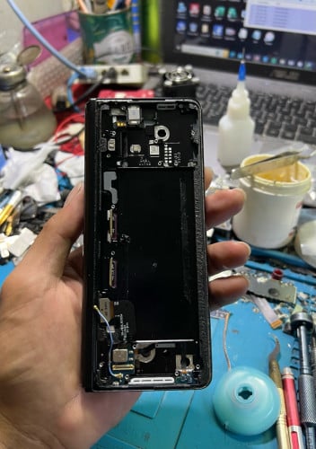 សំមក​ samsung Z Fold 3