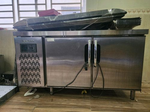 ទូរកក និង ទូ ខោនធឺ Freezer & Counter Chiller