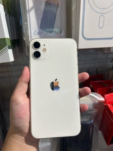 iPhone 11ធម្មតា( 128GB) (look like new99%)
