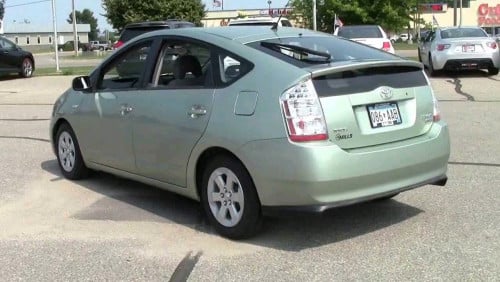 Pruis 09 for rent (出租）