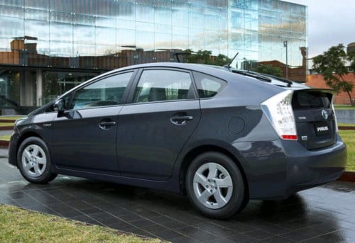 Pruis 2013 for rent 出租