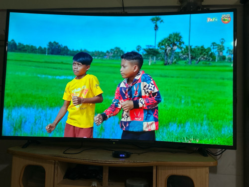 ត្រូវការលក់ទូរស្សន៍ស្មាតTv 75អេក្រង់កោងតម្លៃ280$ចចារ