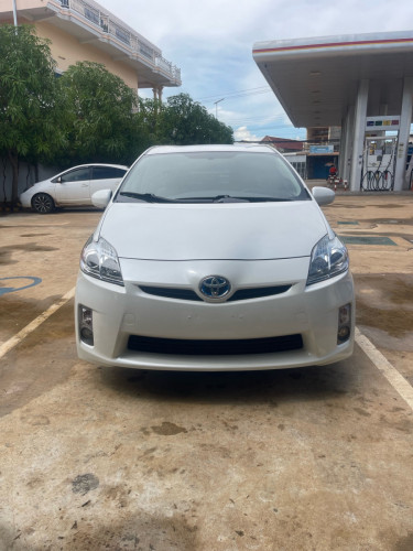 Prius 010 Option 3ក្នុងលឿងបាសJBL