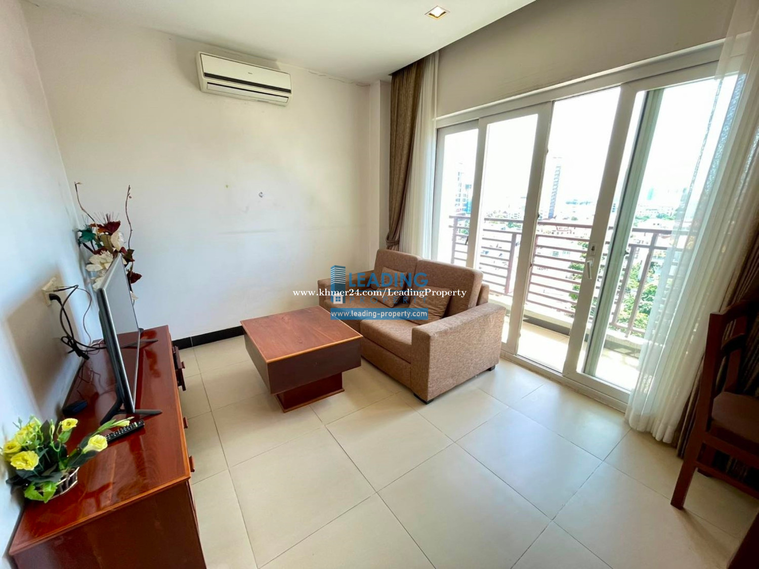 N696 Western Serviced Apartment For Rent in Toul Kork Area Price 350