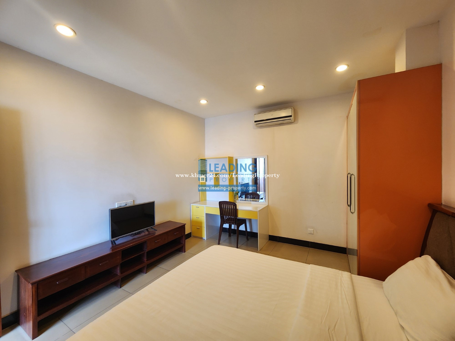 N696 Western Serviced Apartment For Rent in Toul Kork Area Price 350