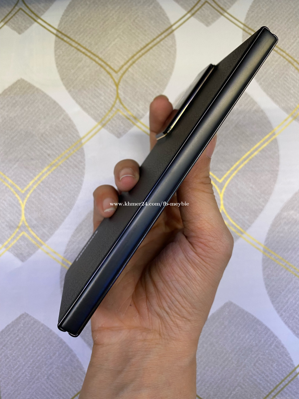 Honor Magic V2 Price 850.00 in Boeng Keng Kang Bei, Cambodia វុទ្ធី